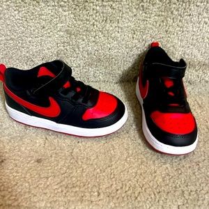 Easy on toddler Boy 8C Nikes
